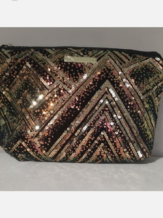 Vince Camuto Handbags - Vince Camuto Large Glitter Zip Clutch/Bag